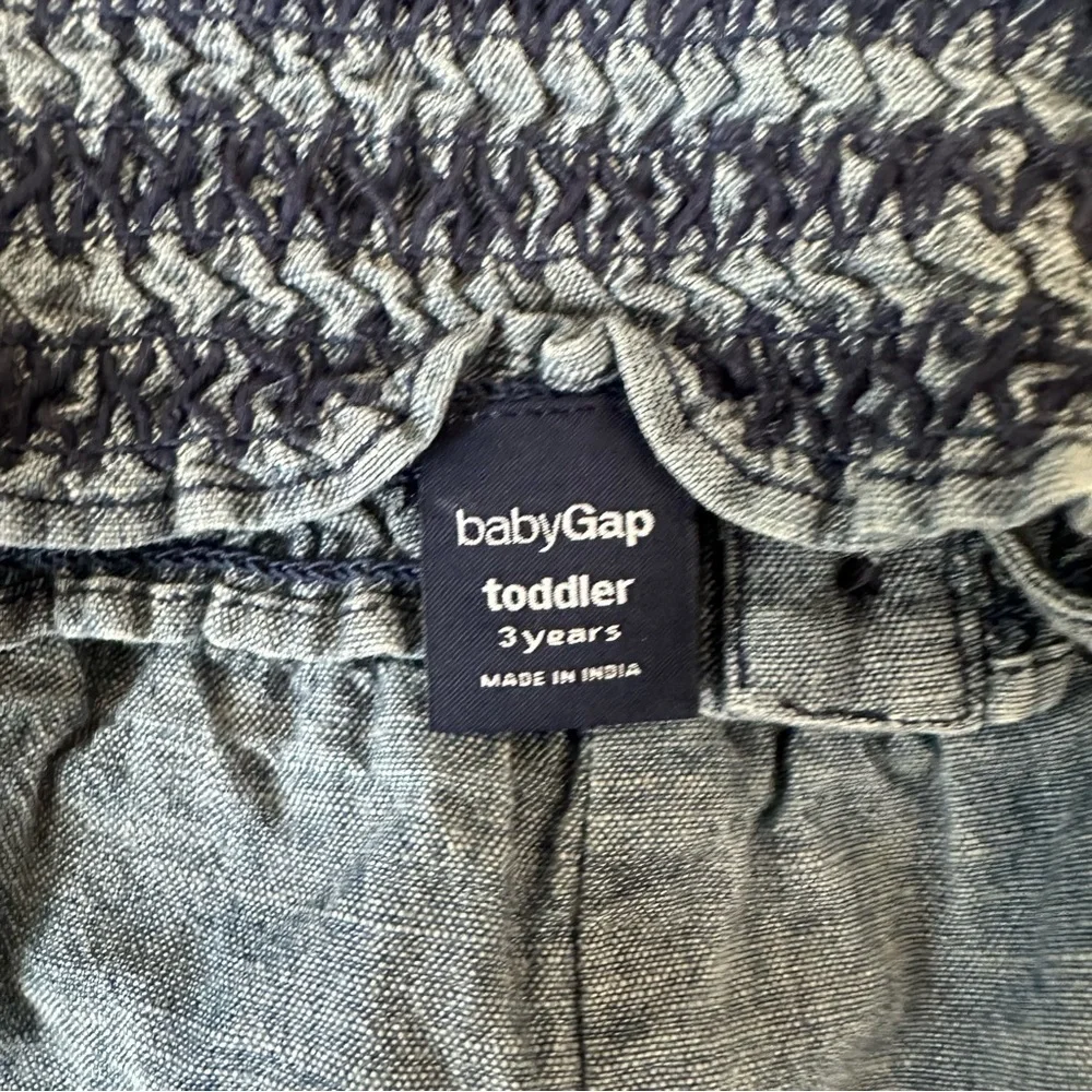 Baby Gap Chambray and ruched jumper romper Size 3T